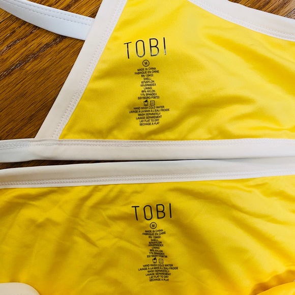 Yellow bikini - Picture 5 of 6